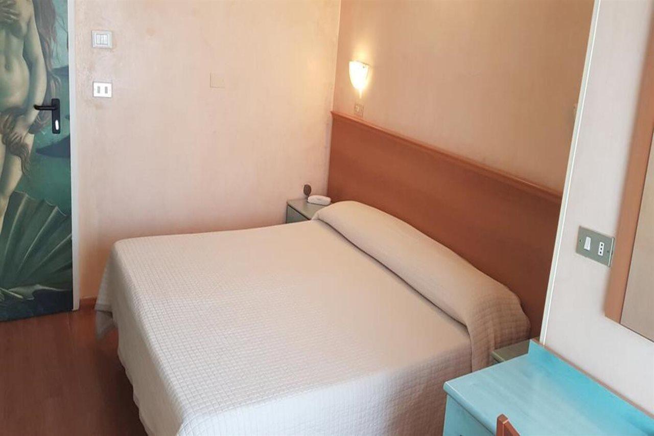 Hotel Britannia Rimini Marina Centro מראה חיצוני תמונה