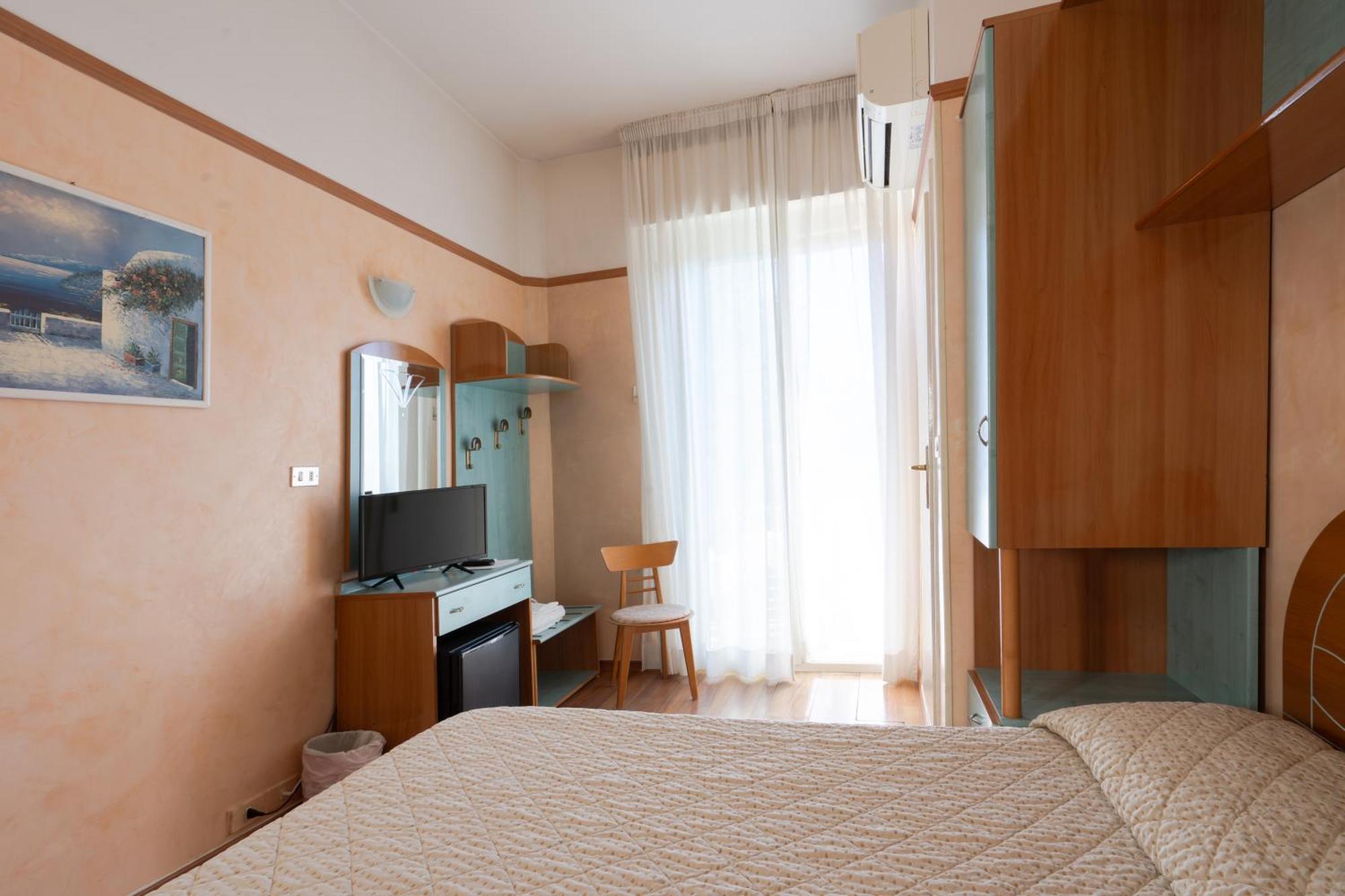 Hotel Britannia Rimini Marina Centro מראה חיצוני תמונה