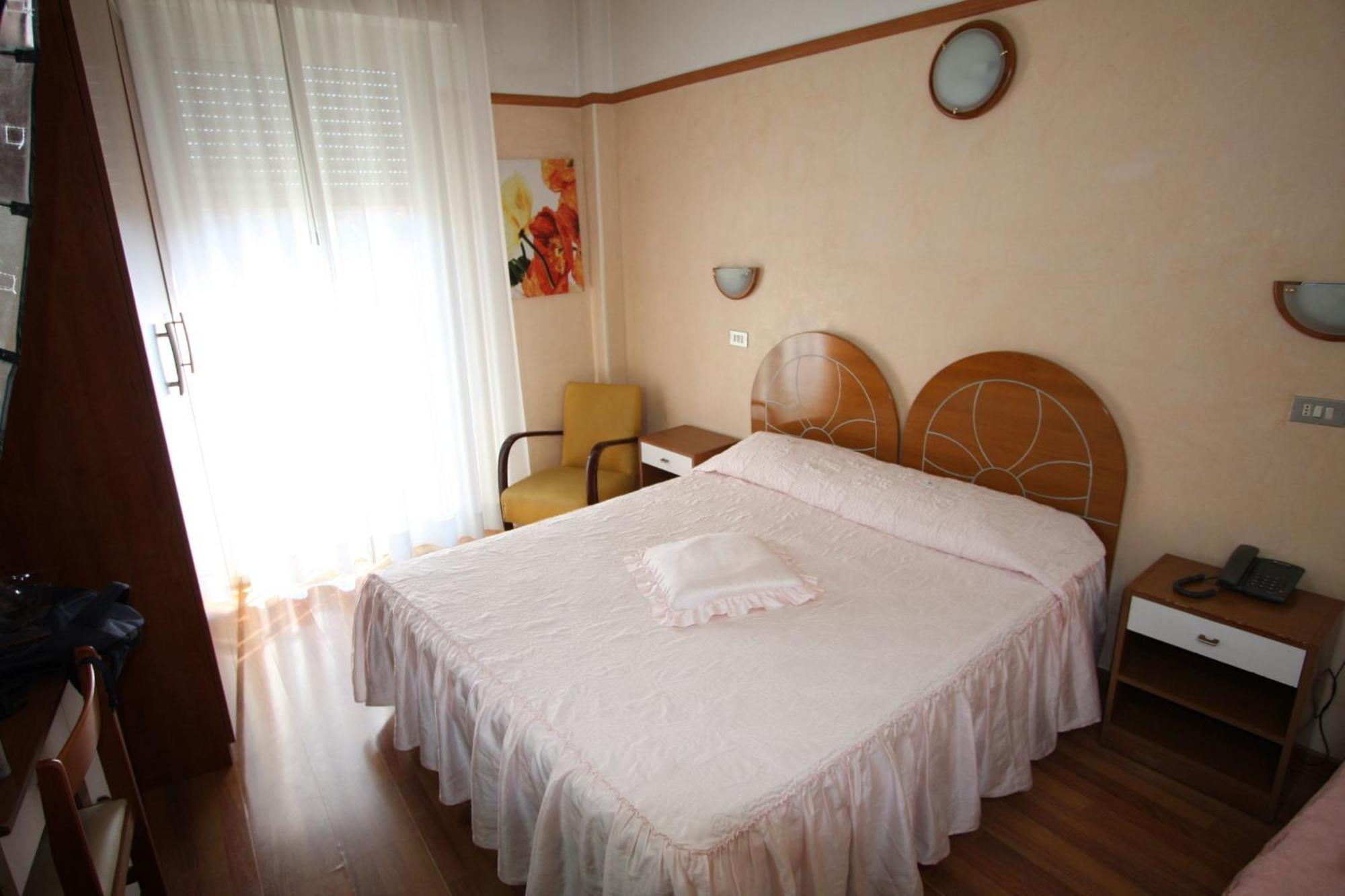 Hotel Britannia Rimini Marina Centro חדר תמונה