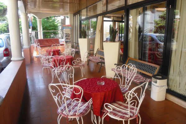 Hotel Britannia Rimini Marina Centro מראה חיצוני תמונה