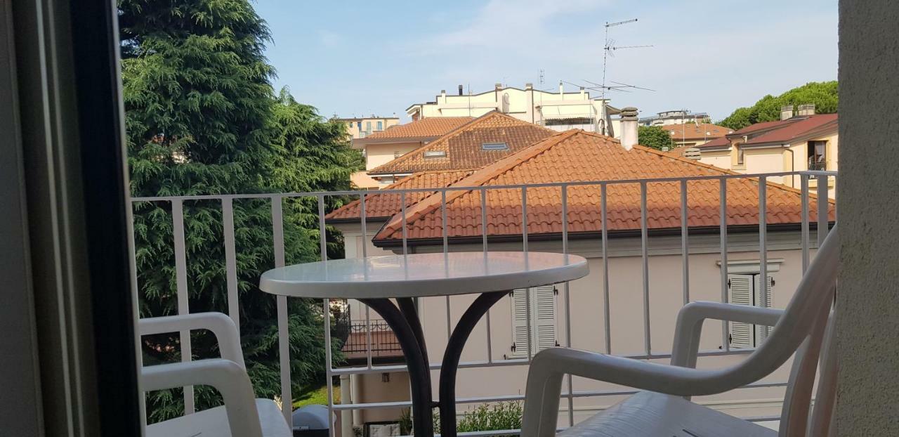 Hotel Britannia Rimini Marina Centro מראה חיצוני תמונה
